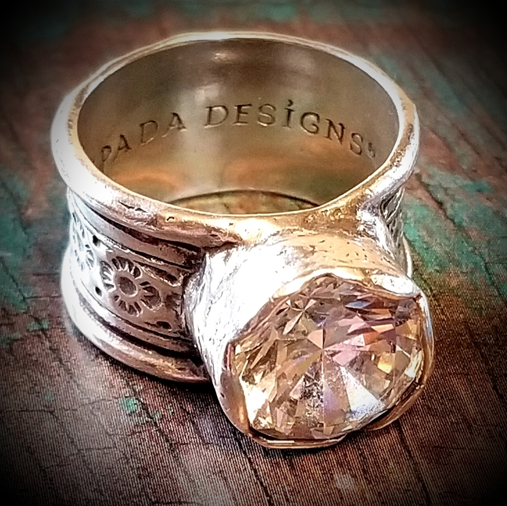 Silpada Sterling Silver & Zirconia Queen for A Day Ring - Picture 5 of 14